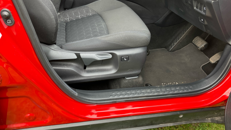 Toyota C-HR 1.8 Hybrid Design 5dr CVT Hybrid Hatchback